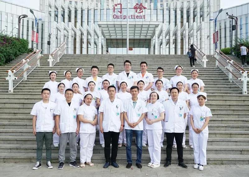 州医心胸外科施行“单孔胸腔镜纵隔肿瘤切除免留管术” 让患者快速康复