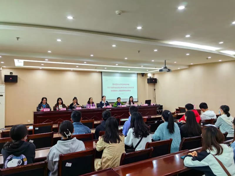 【逐梦未来 住培先行】我院到医科大学开展2023年住院医师规范化培训招生宣讲