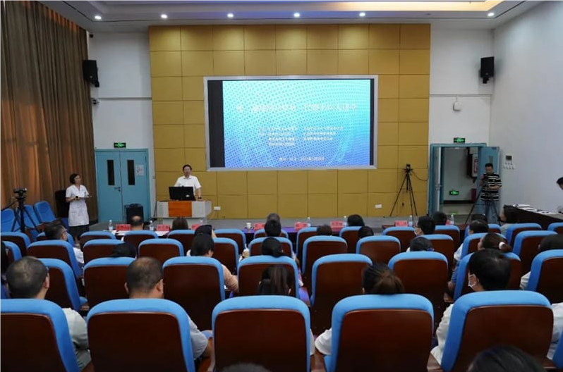 统一战线医疗扶贫｜民盟名医大讲堂和“天使健康行”义诊活动在州人民医院举行