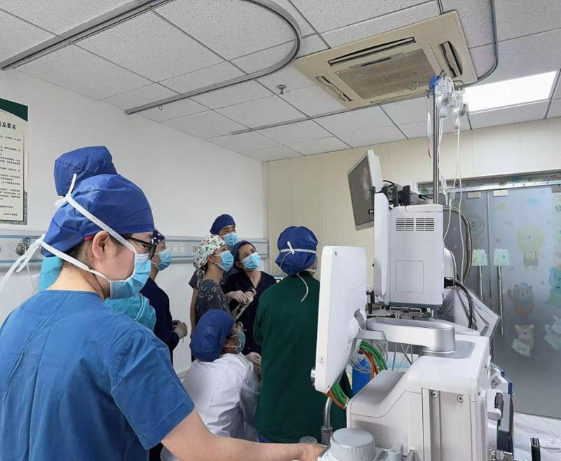 填补技术空白：我院儿科成功实施支气管镜下钬激光治疗婴幼儿重度喉软化