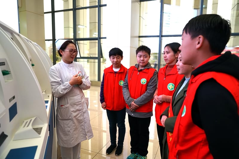 志愿无境助人乐已 服务社会提升自我 ——州医首批社会志愿者正式上岗